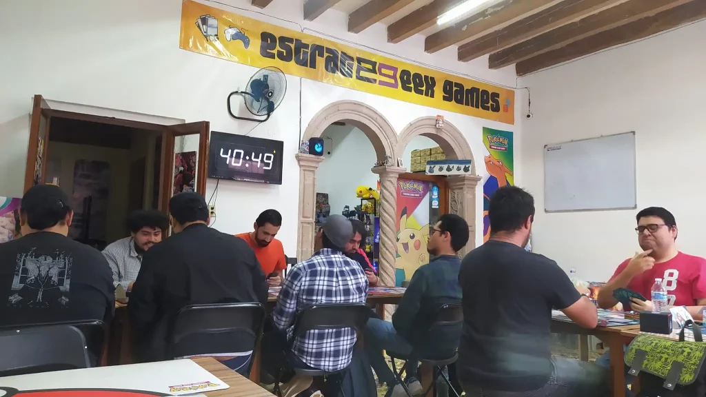 Jugadores dentro de una tienda