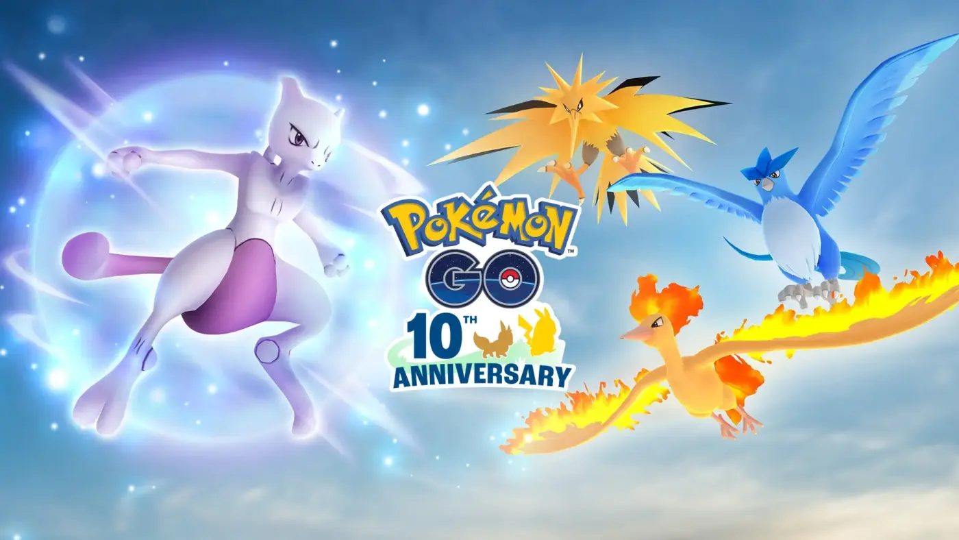 Pokémon GO 10th Anniversary con Mewtwo, Articuno, Zapdos y Moltres en arte oficial